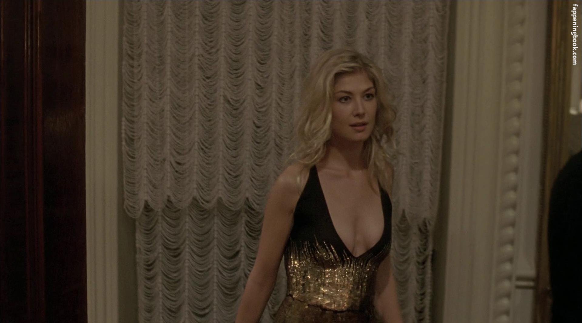 Rosamund Pike Nude, Fappening, Sexy Photos, Uncensored 