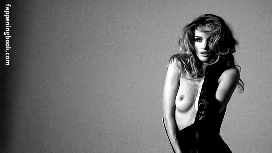 Rosie Huntington-Whiteley Nude, The Fappening - Photo #469015 - FappeningBo...