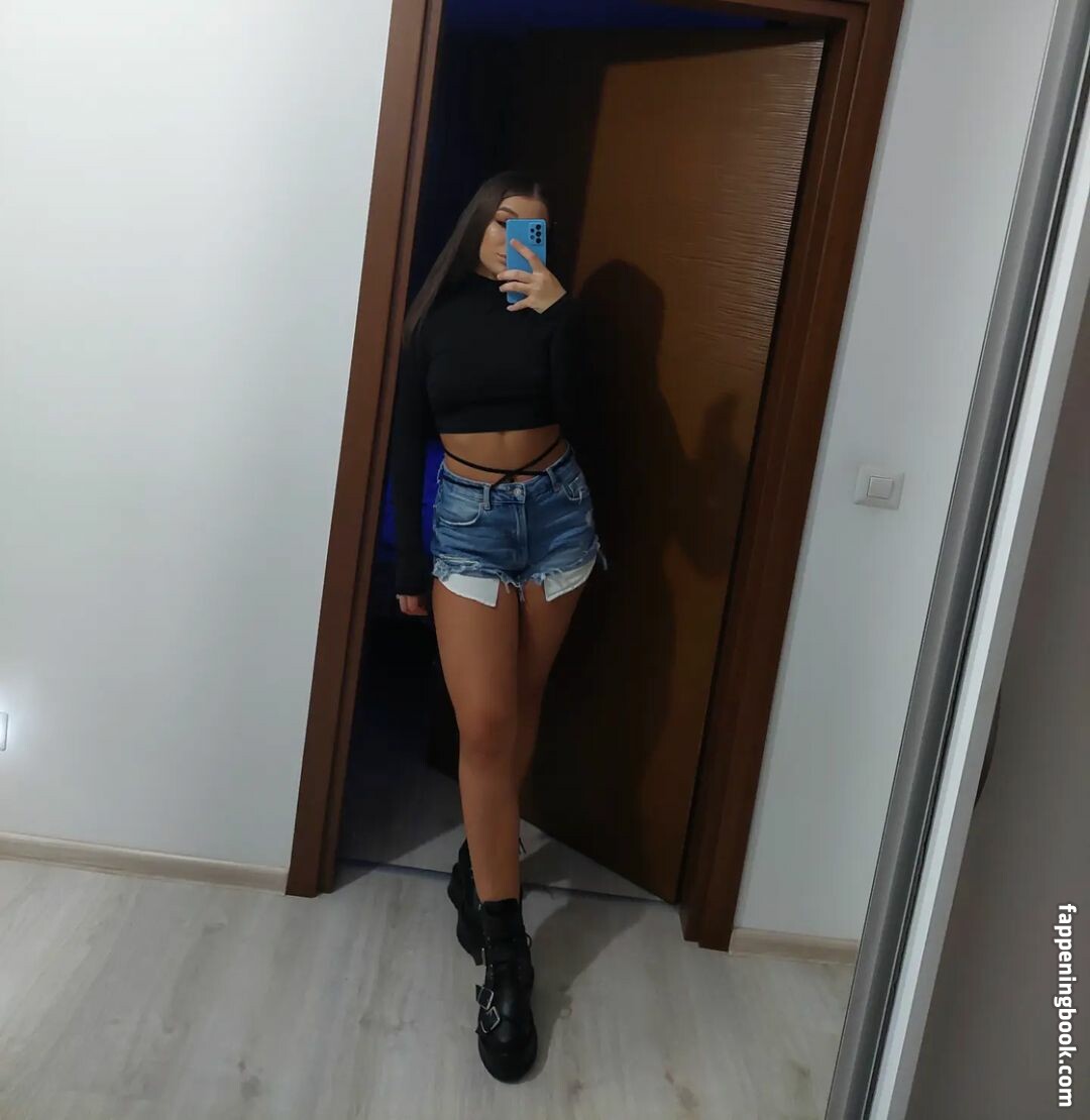 roxanasilvanasandu Nude OnlyFans Leaks