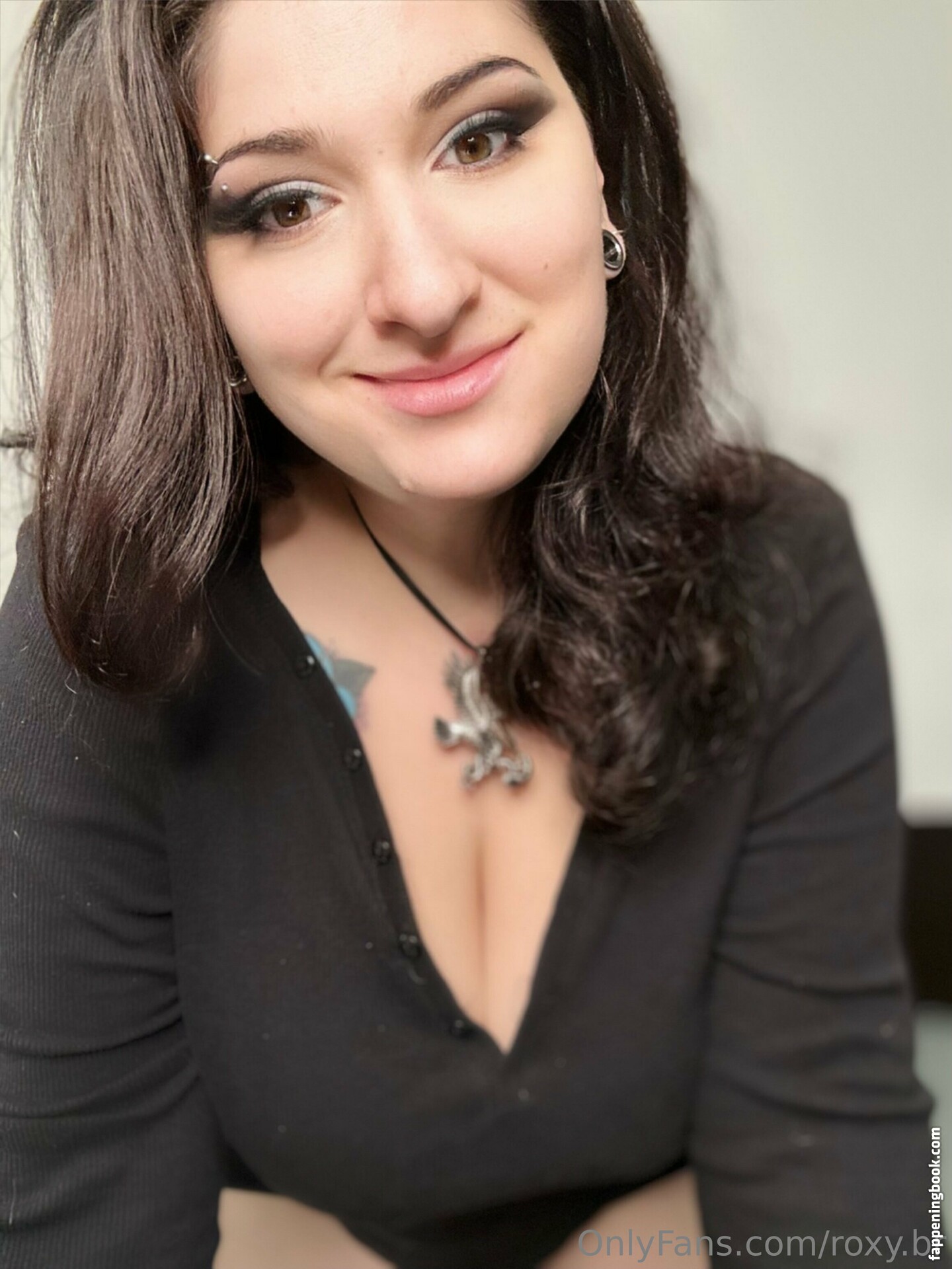 Roxie Sinner'S Onlyfans: A Source Of Inspiration? - g86wh8i