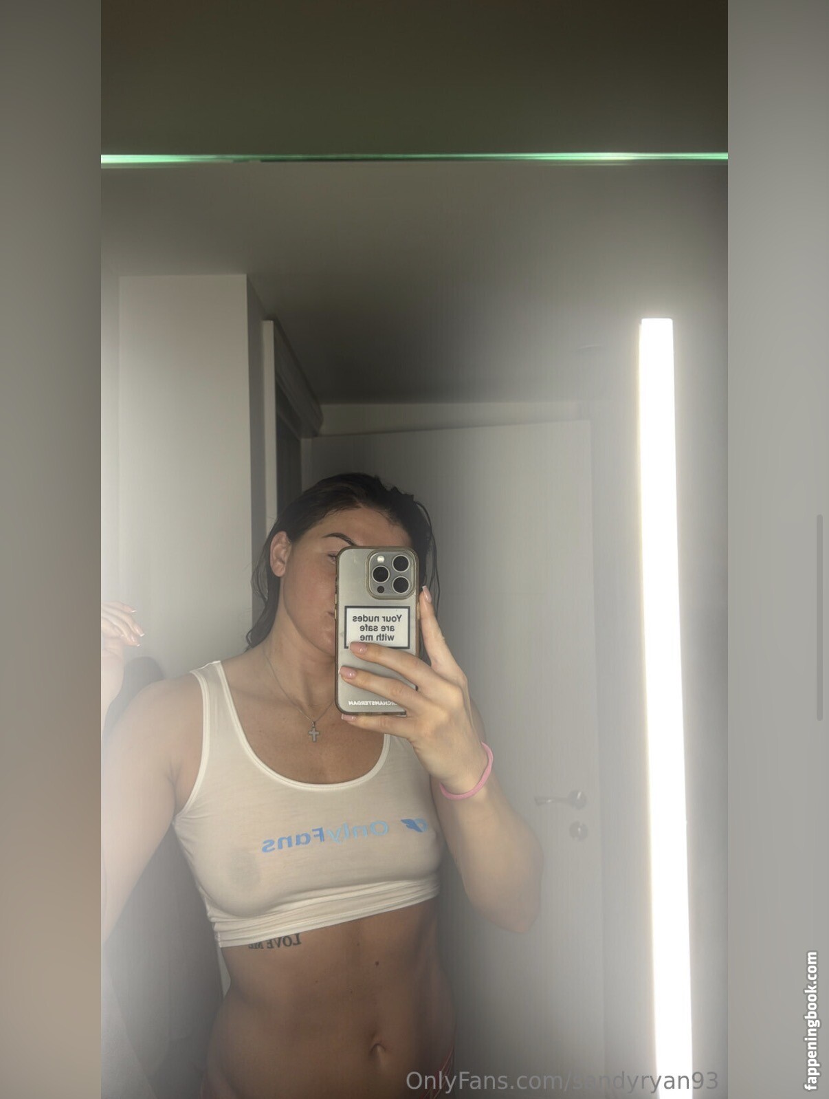 Sandy Ryan Boxer Nude