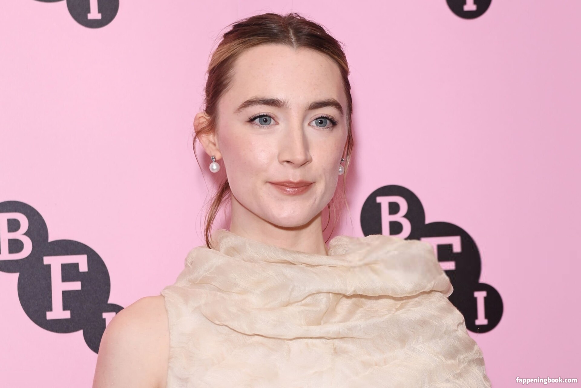 Saoirse Ronan Fapello Latest Exclusive Leaked Photos