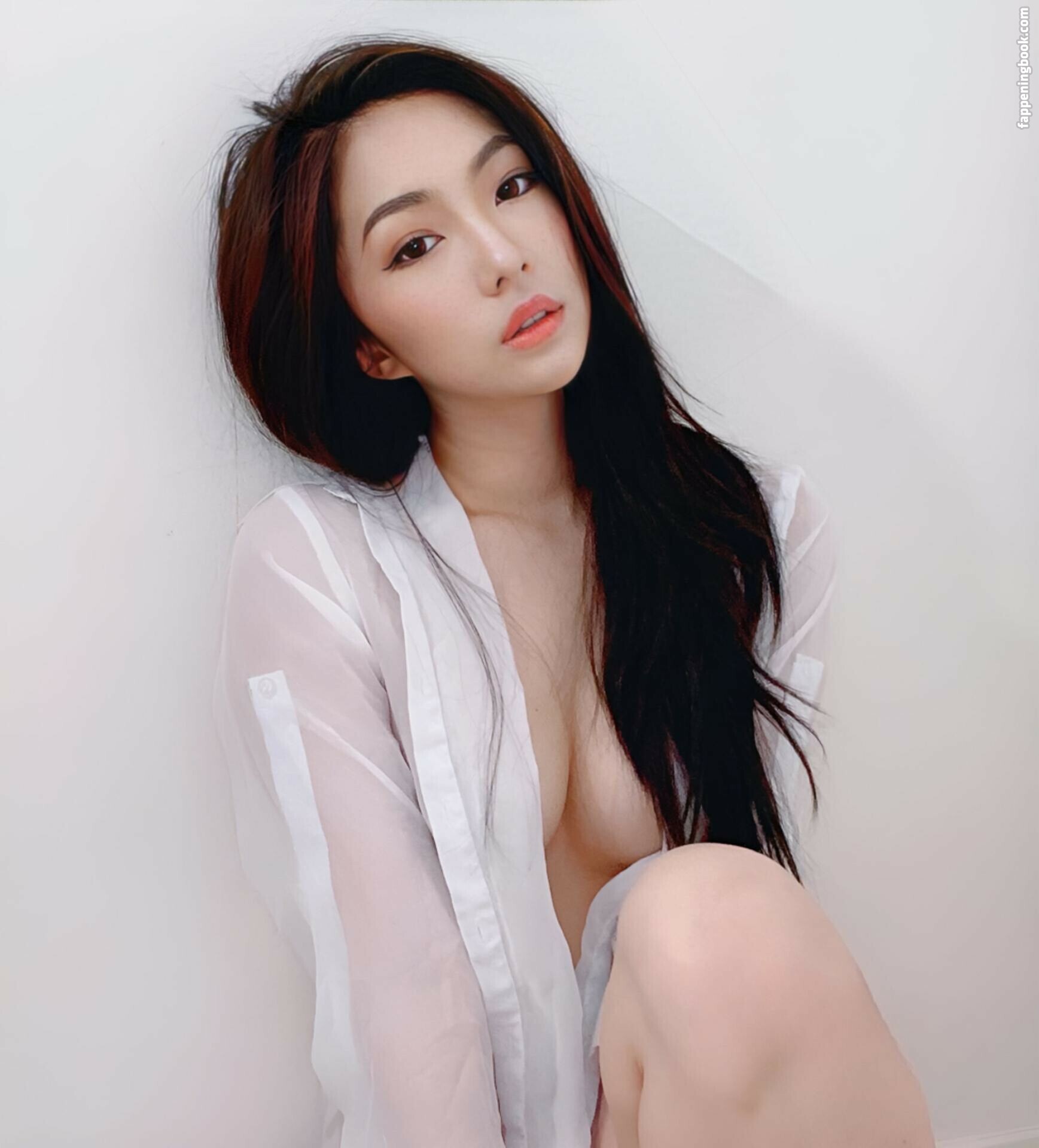 Sara Choi Nude