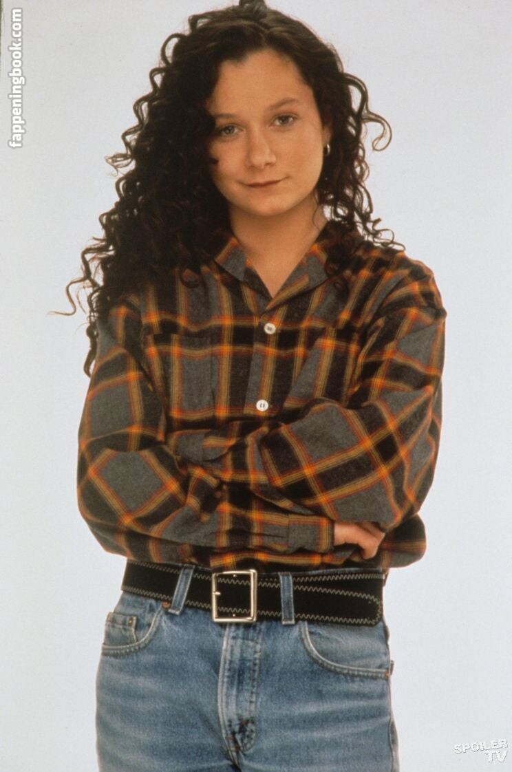 Sara Gilbert Nude, OnlyFans Leaks, Fappening - FappeningBook