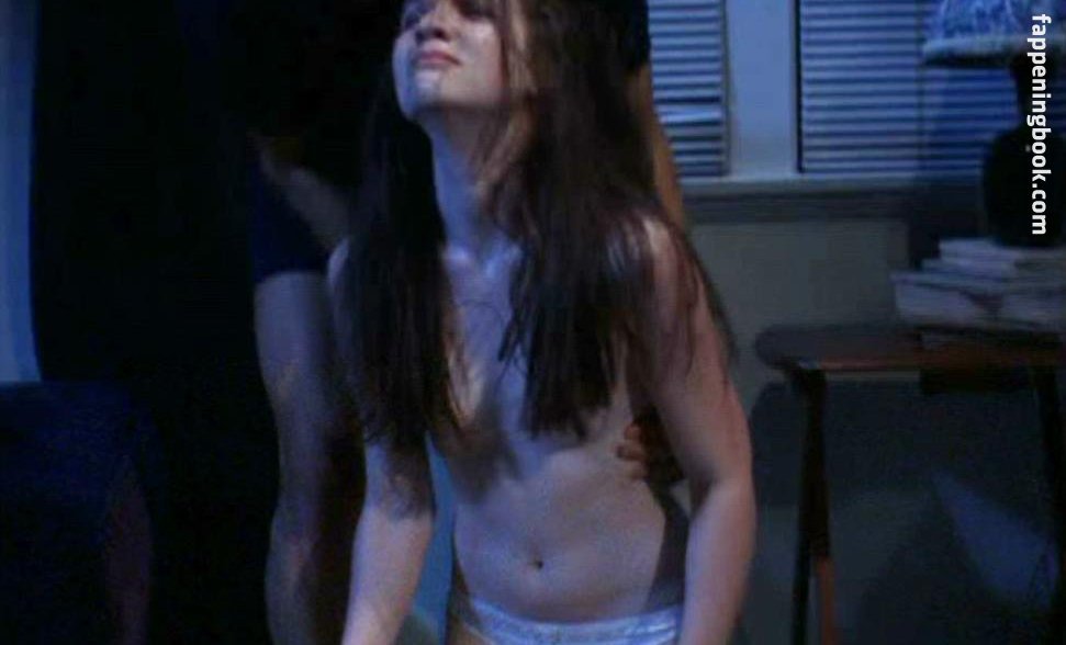 Sarah Foret Nude