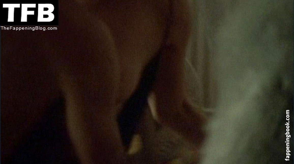 Sarah Parish Nude