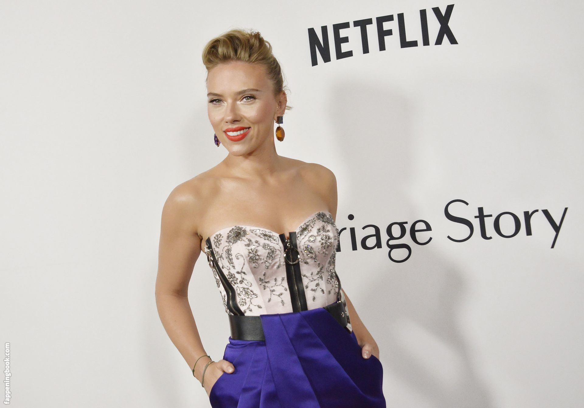 Scarlett Johansson Cleavage and Sideboobs (116 Photos) | # 