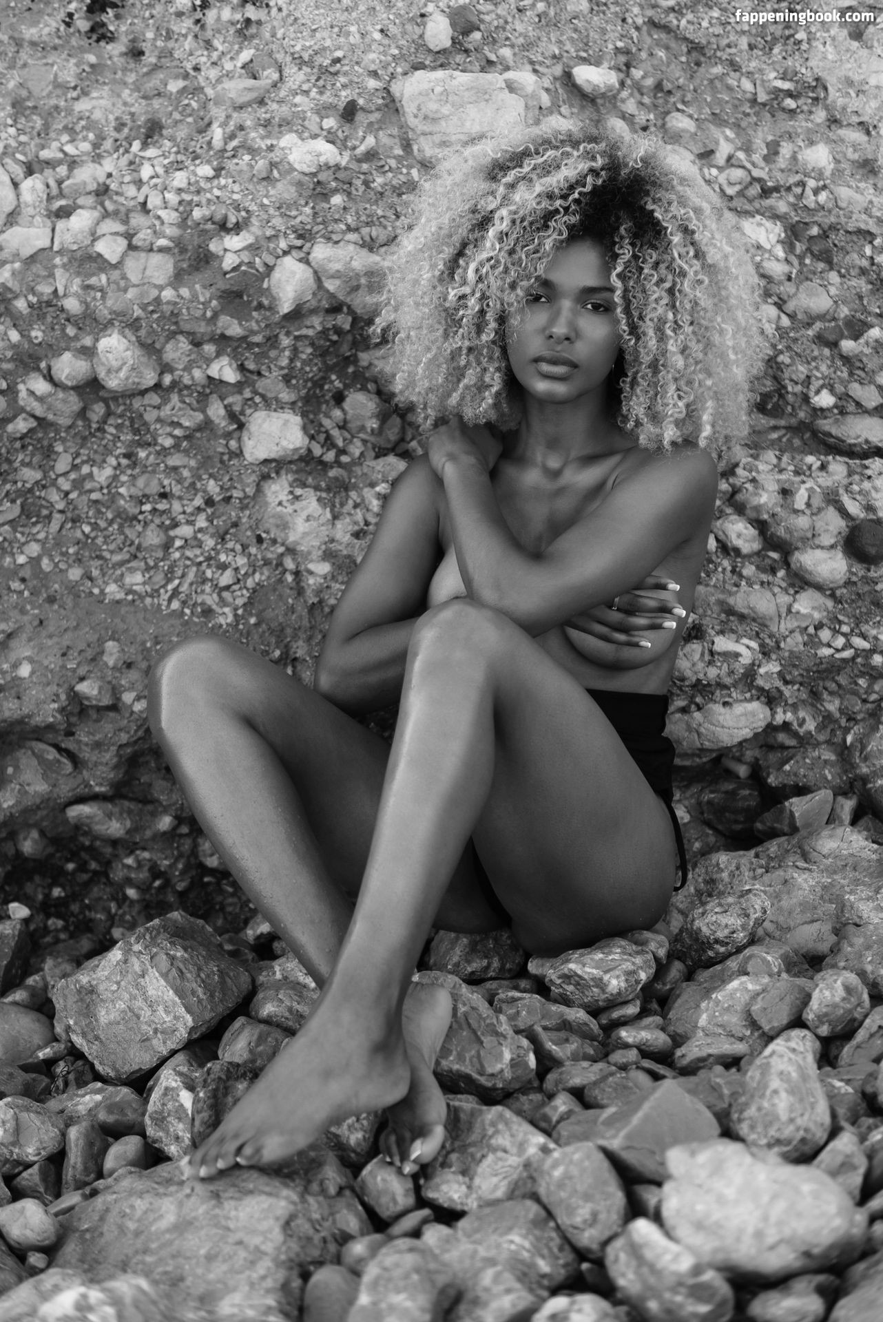 Senait Pinel Foraste Nude