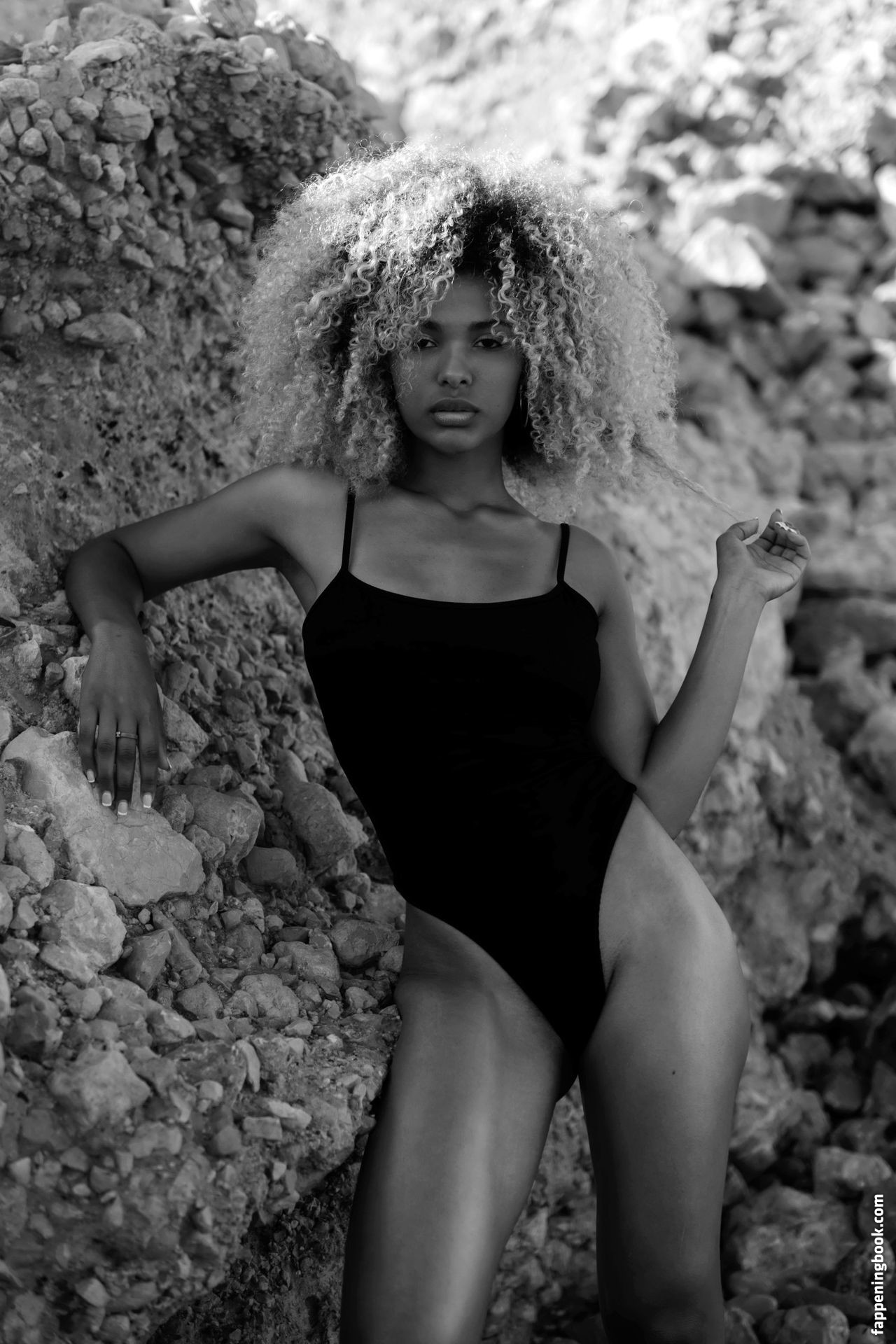 Senait Pinel Foraste Nude