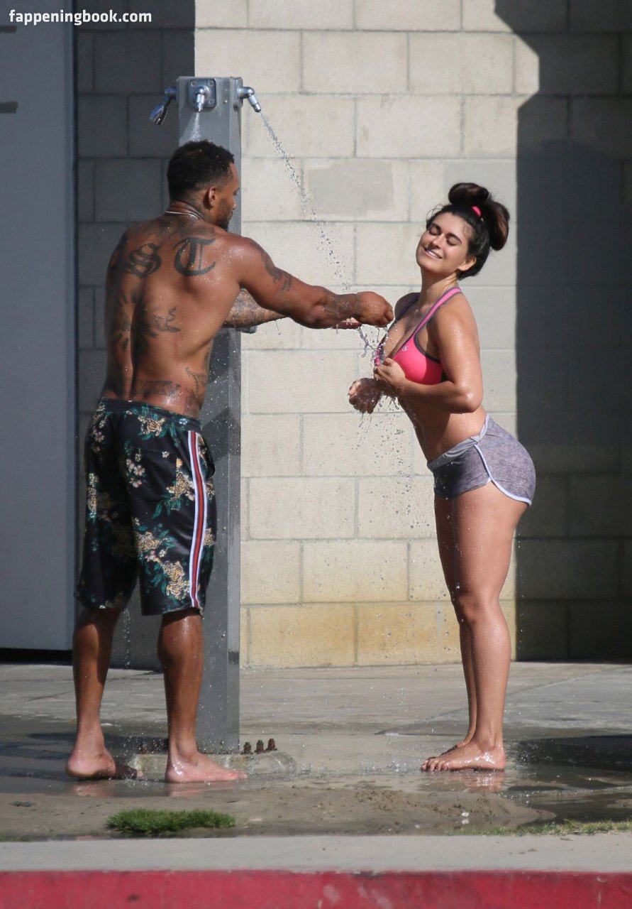 Lorenzo Lamas hits Miami Beach with his bikini-clad wife Shawna Craig |  Daily Mail Online