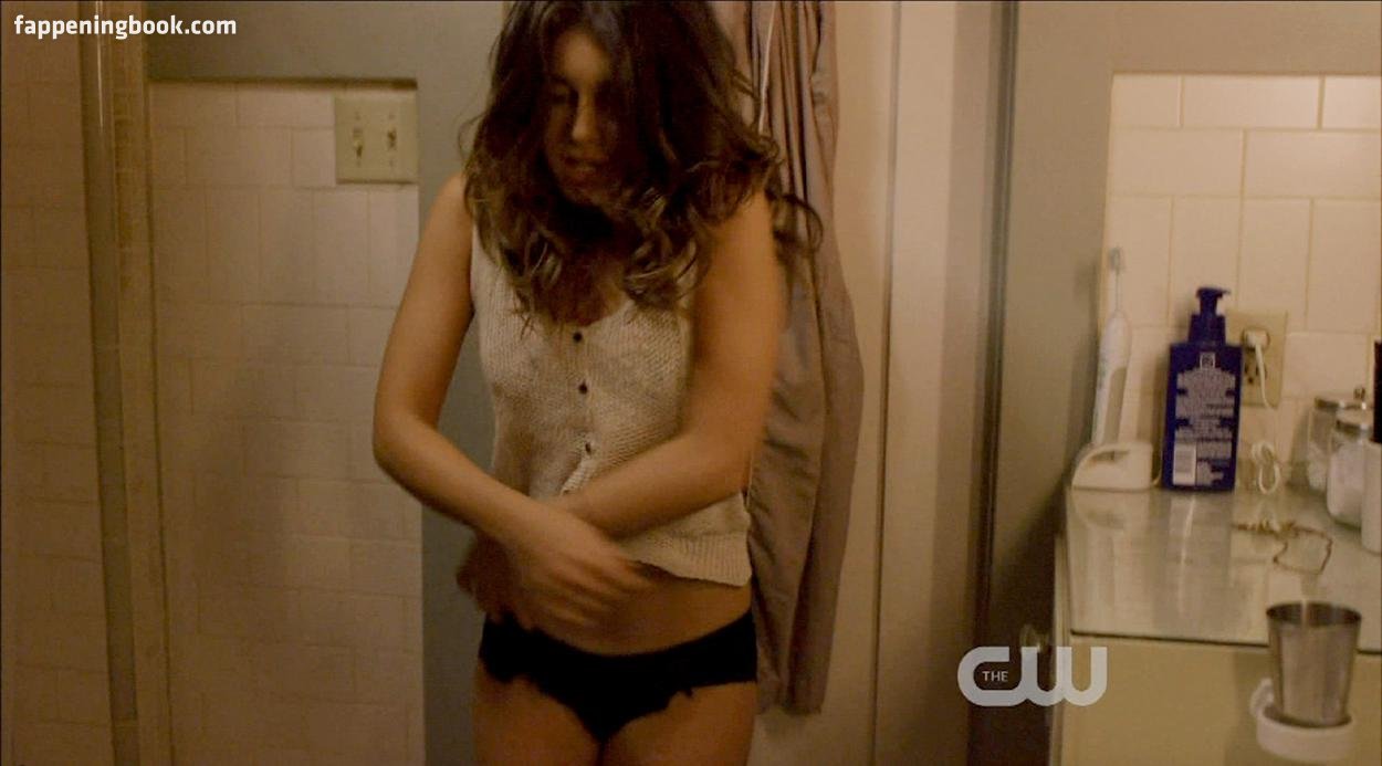 Shenae Grimes Nude