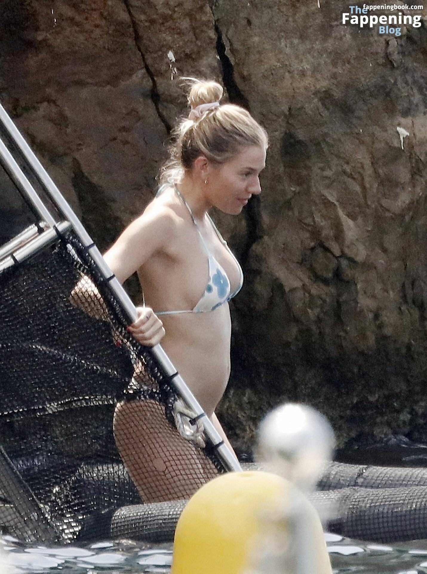 Sienna Miller Nude OnlyFans Leaks