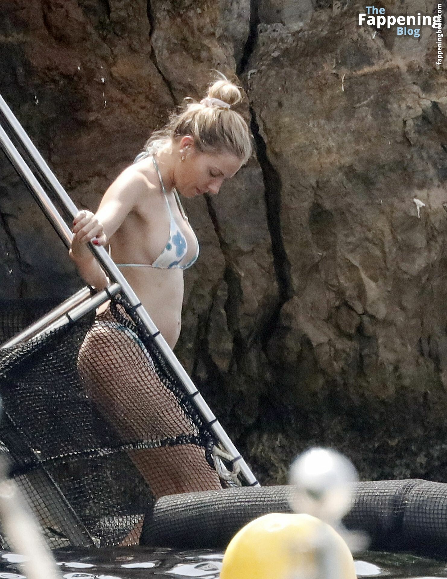 Sienna Miller Nude OnlyFans Leaks