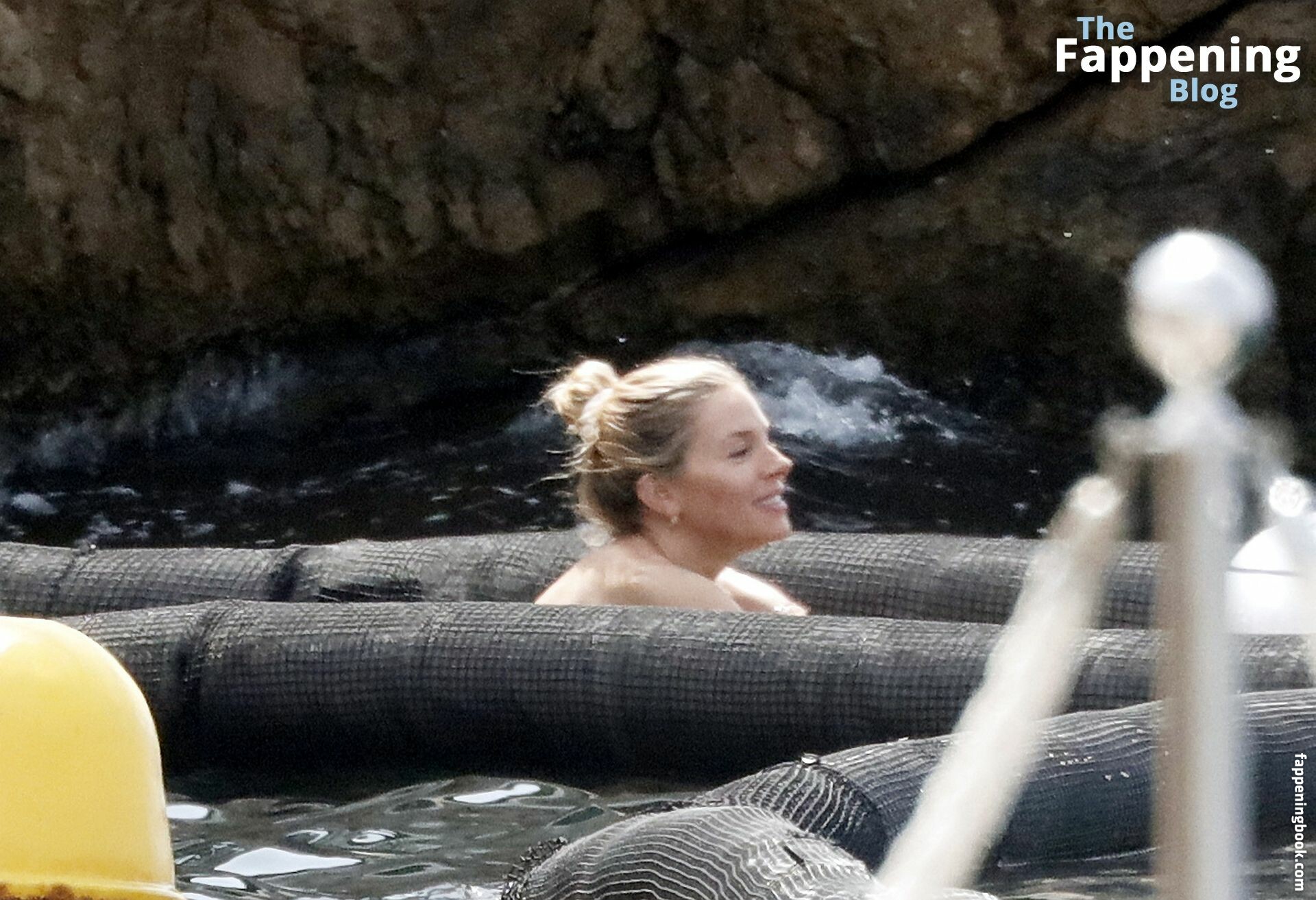 Sienna Miller Nude OnlyFans Leaks