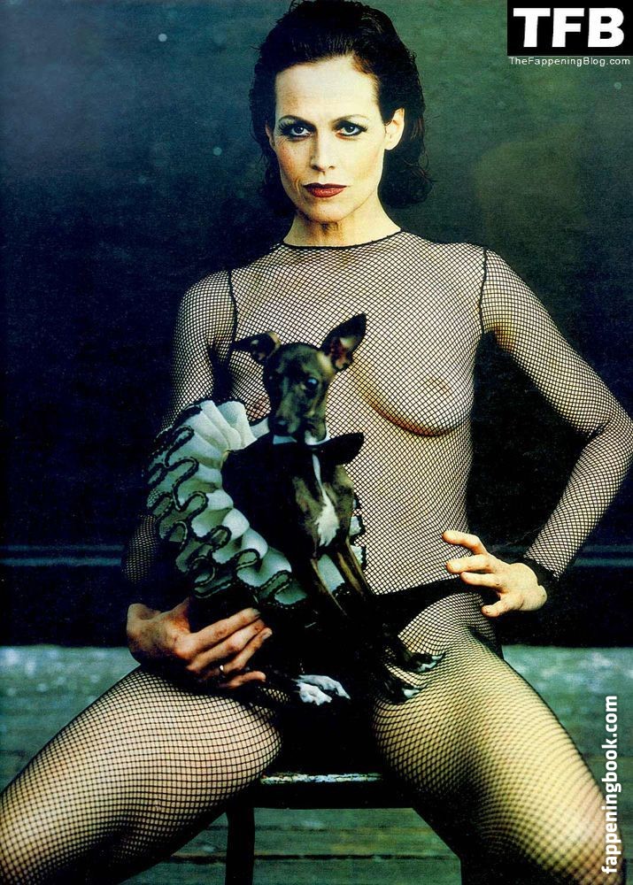 Sigourney Weaver Nude