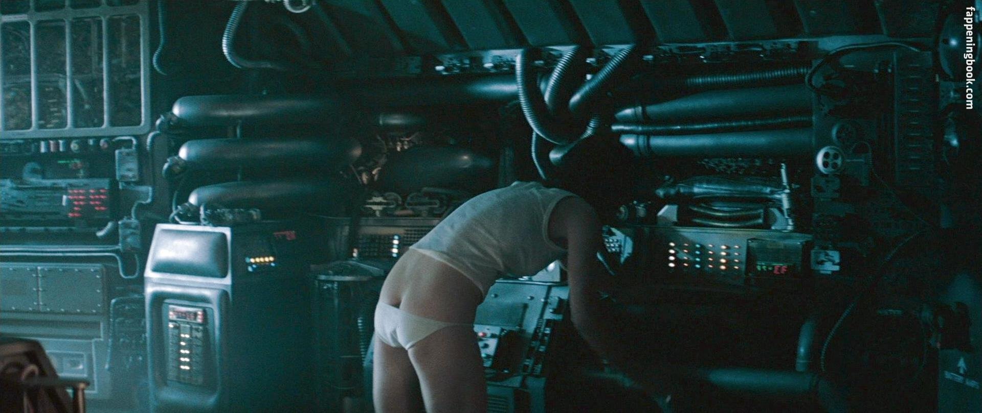Sigourney Weaver Nude, The Fappening - Photo #498731 - FappeningBook.