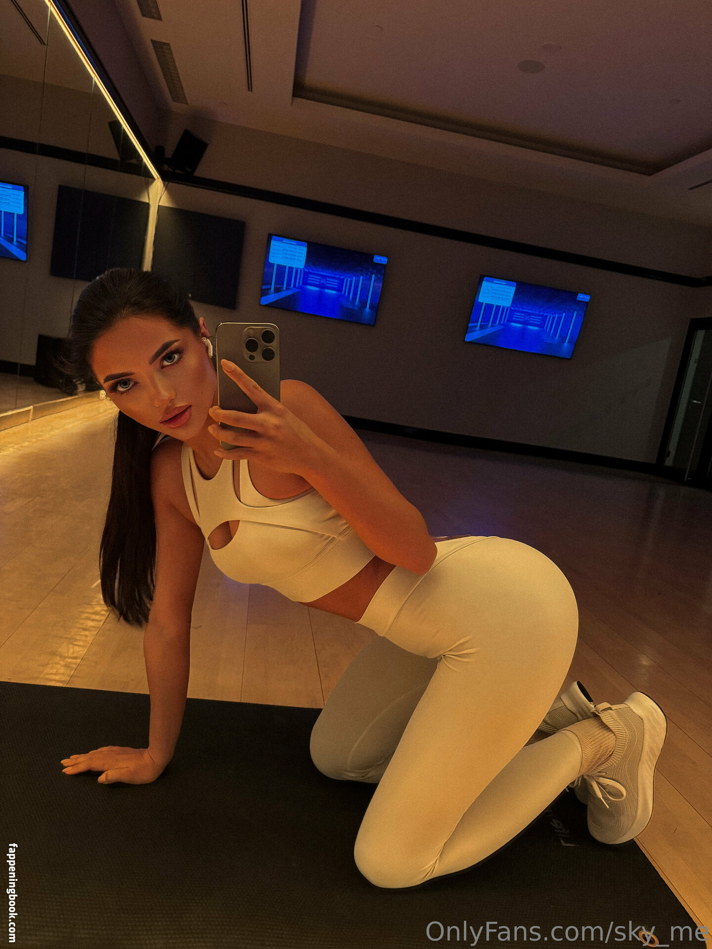 sky_me Nude OnlyFans Leaks