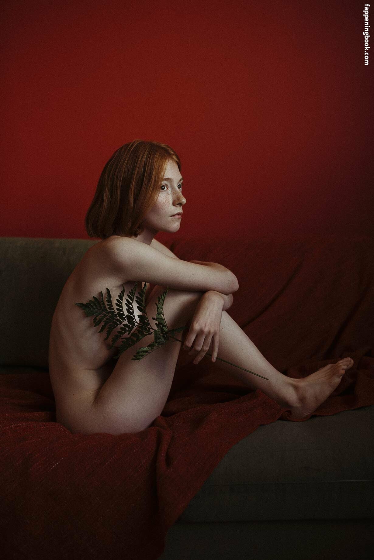 Sophia Boger Nude