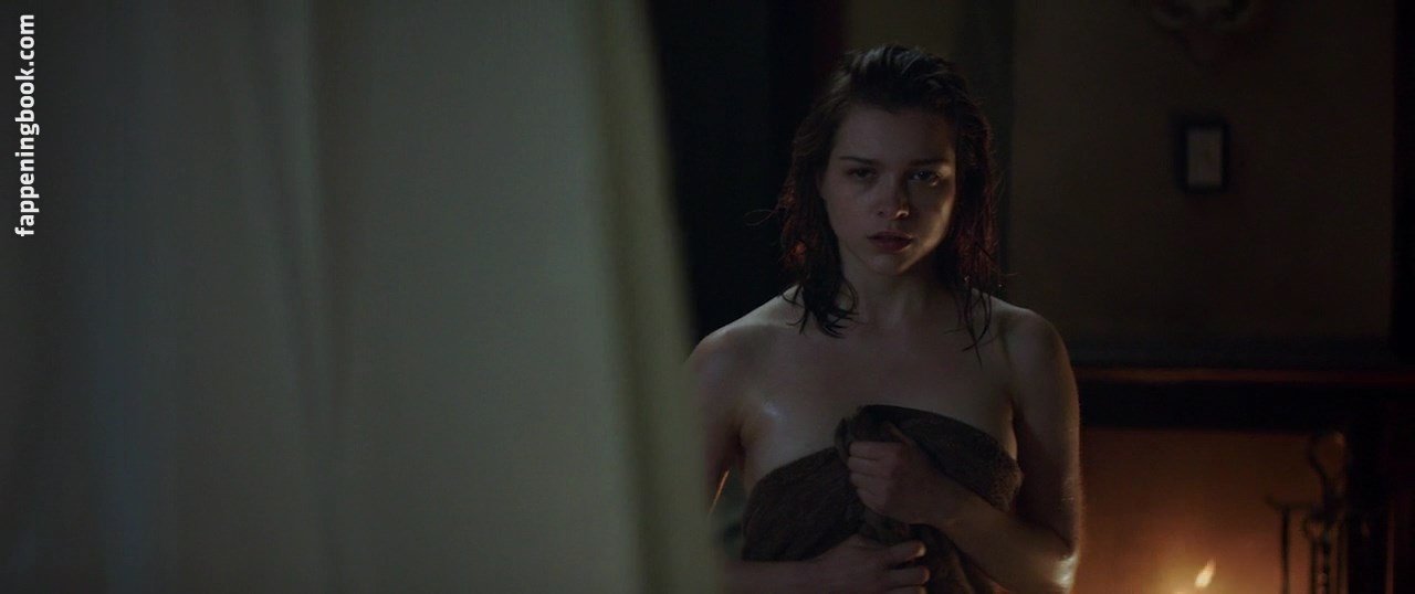 Sophie Cookson Nude