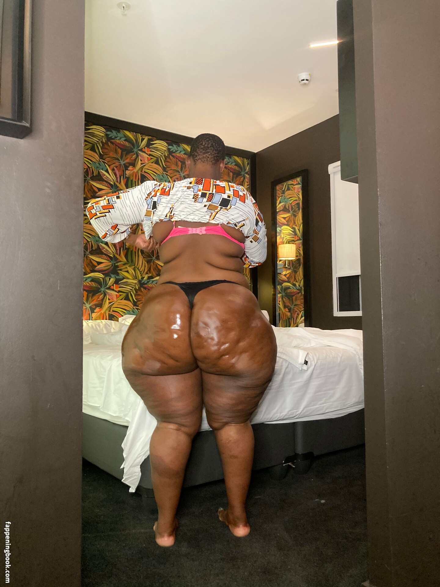 South African Thick Nude OnlyFans Leaks