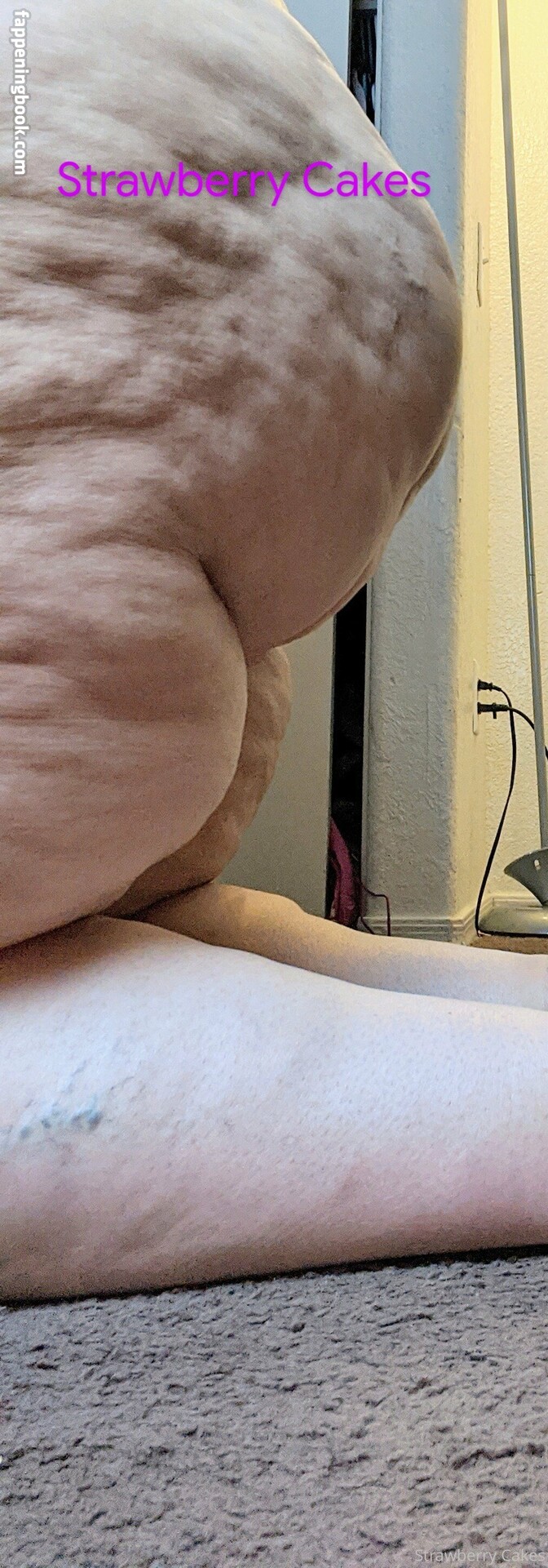 strawberry-cakes Nude OnlyFans Leaks