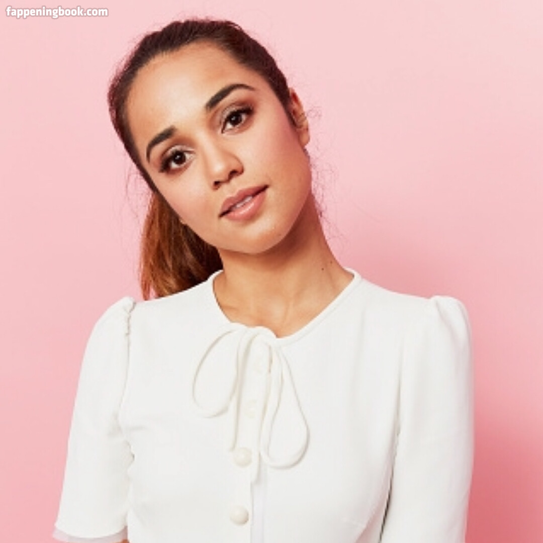 Summer Bishil Fapello Latest Exclusive Leaked Photos