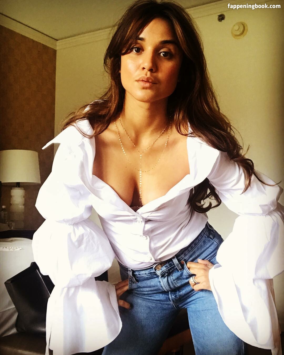 Summer Bishil Fapello Latest Exclusive Leaked Photos