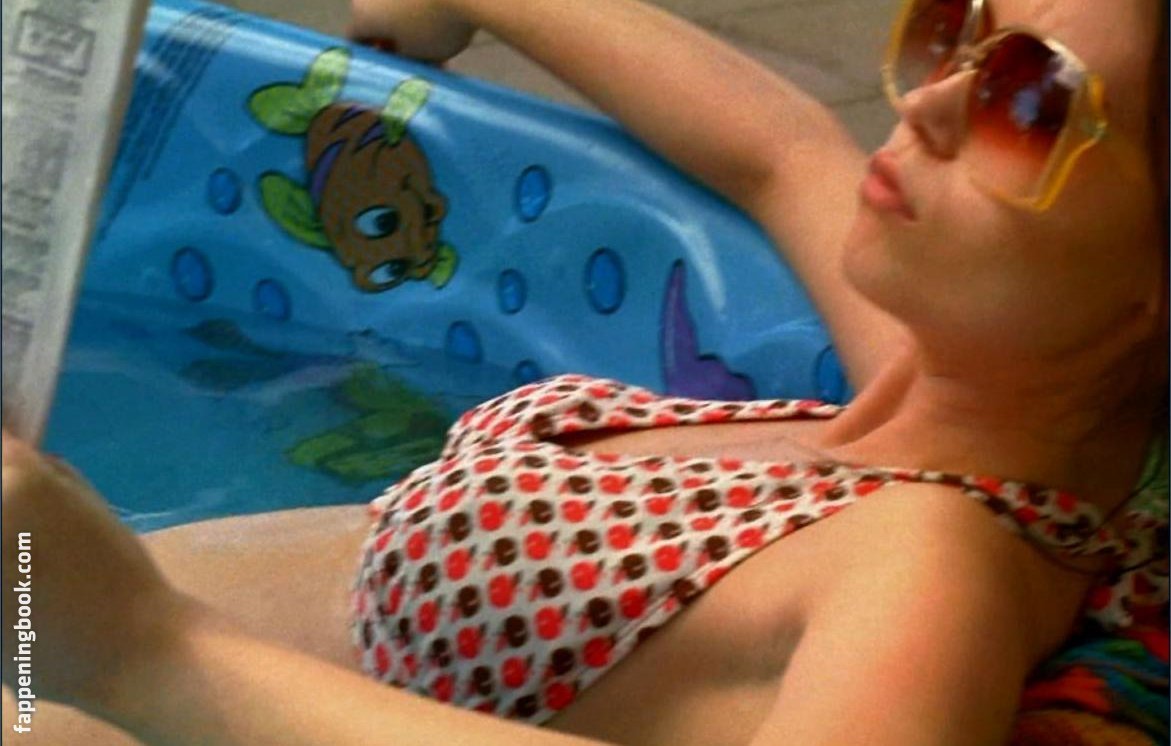 Summer Glau Nude
