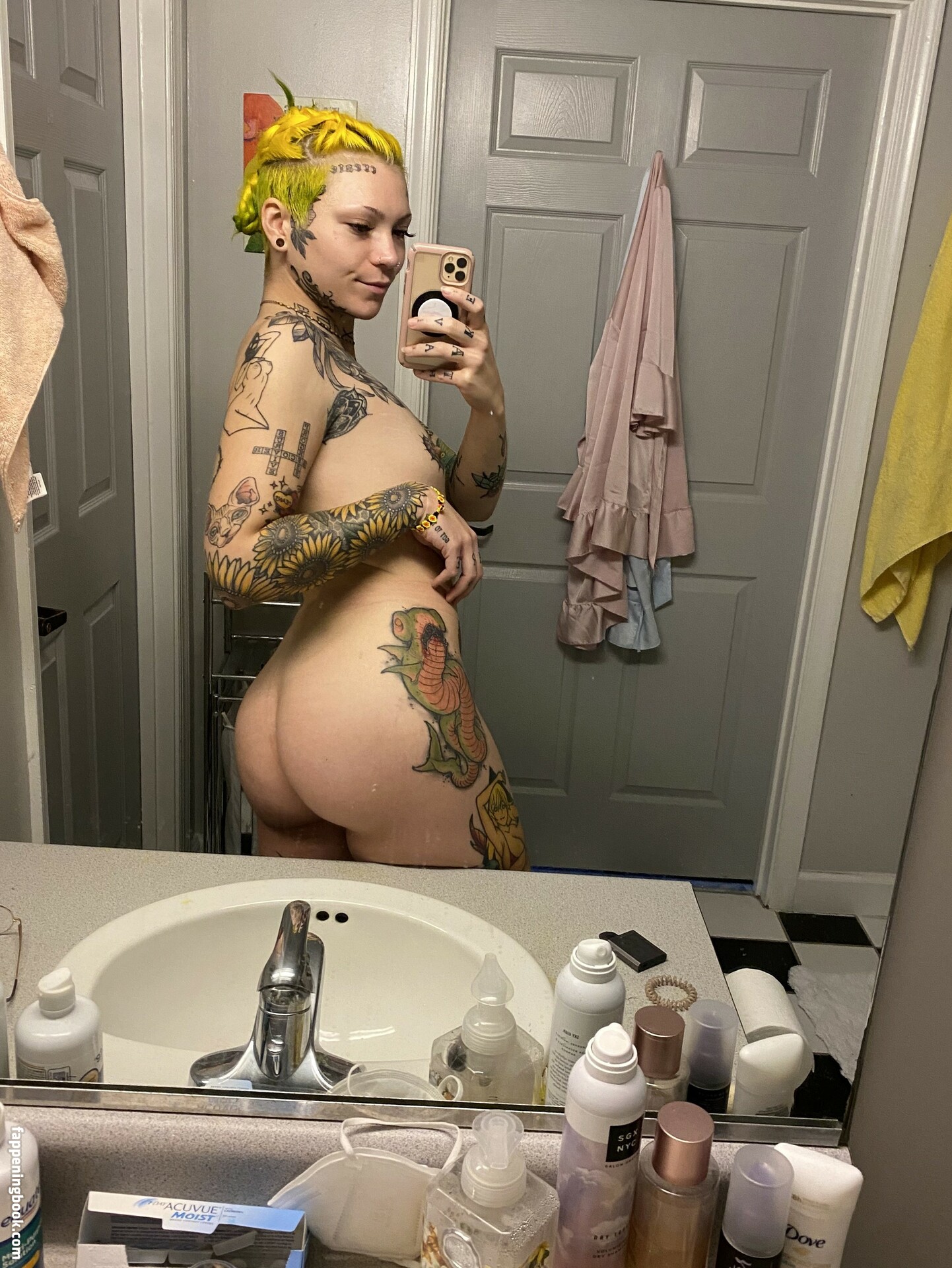 sunnyhues Nude OnlyFans Leaks