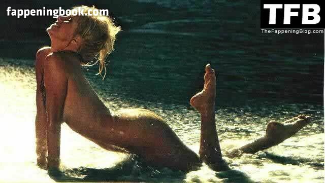 Suzanne Somers Nude