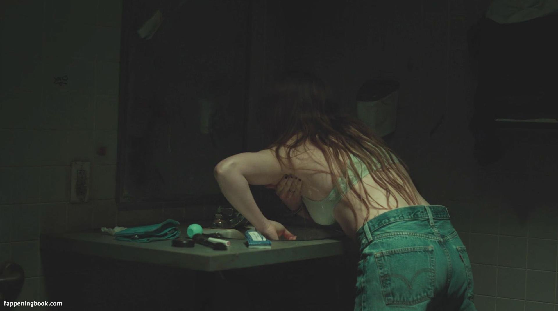 Tara lynne barr nude