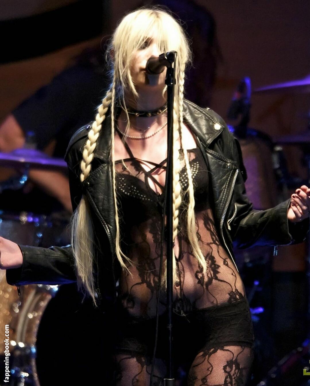 Taylor Momsen Fapello Latest Exclusive Leaked Photos