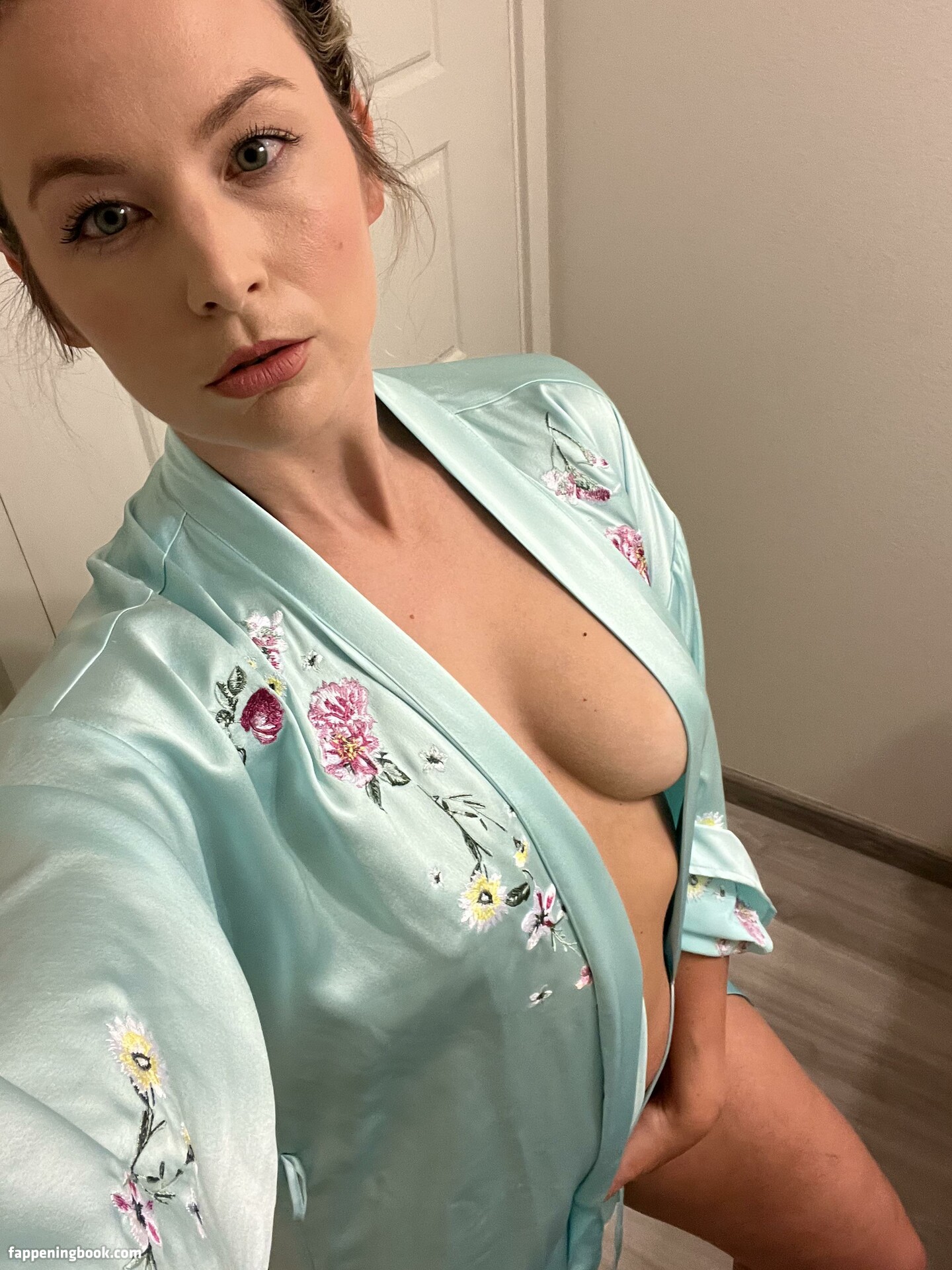 ThatERNurse Nude OnlyFans Leaks