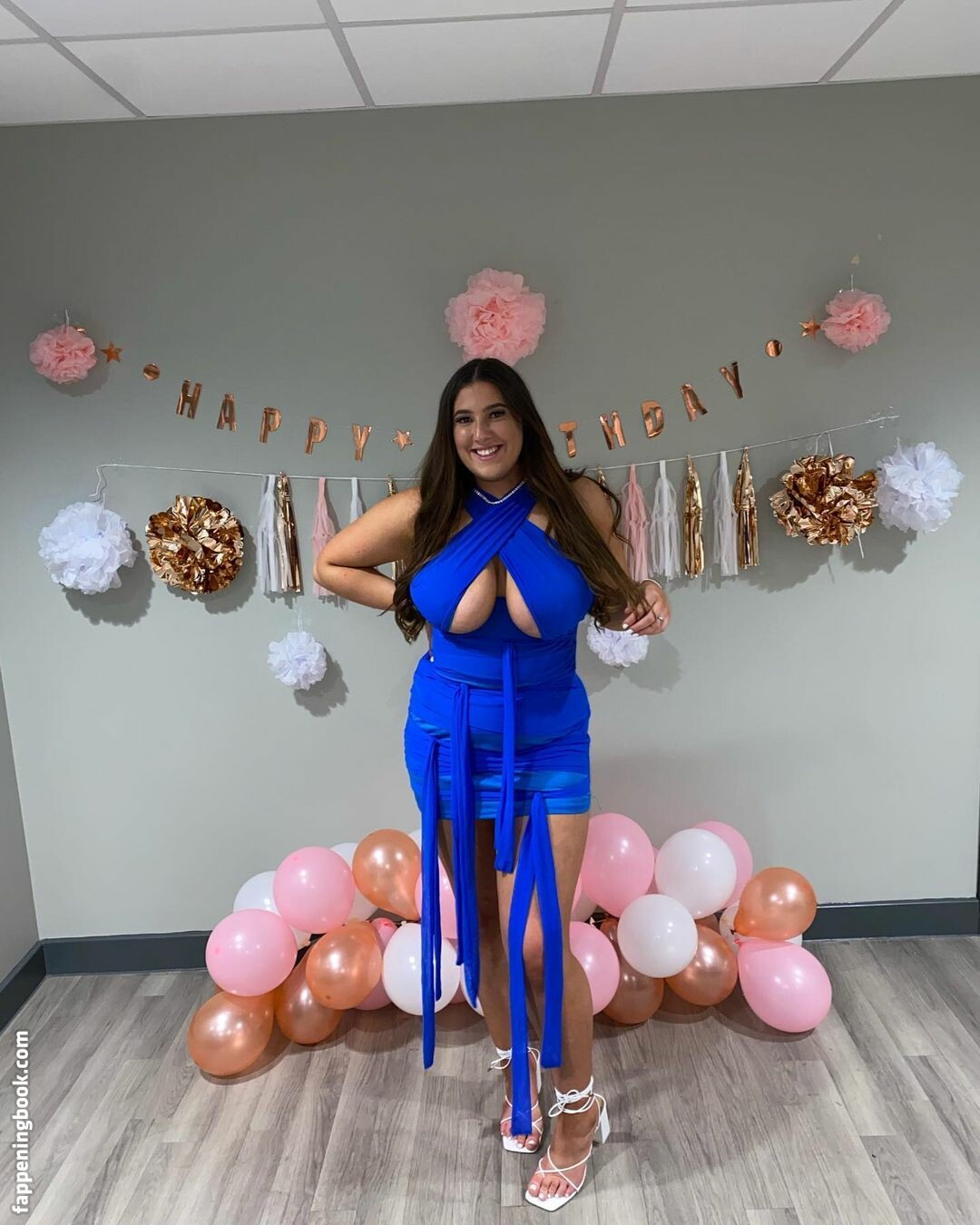 The Blue Dress Girl Bluedressgirl Nude Onlyfans Leaks The Fappening