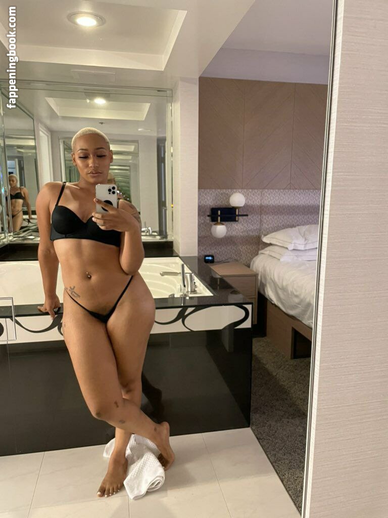thickassdaphne Nude OnlyFans Leaks