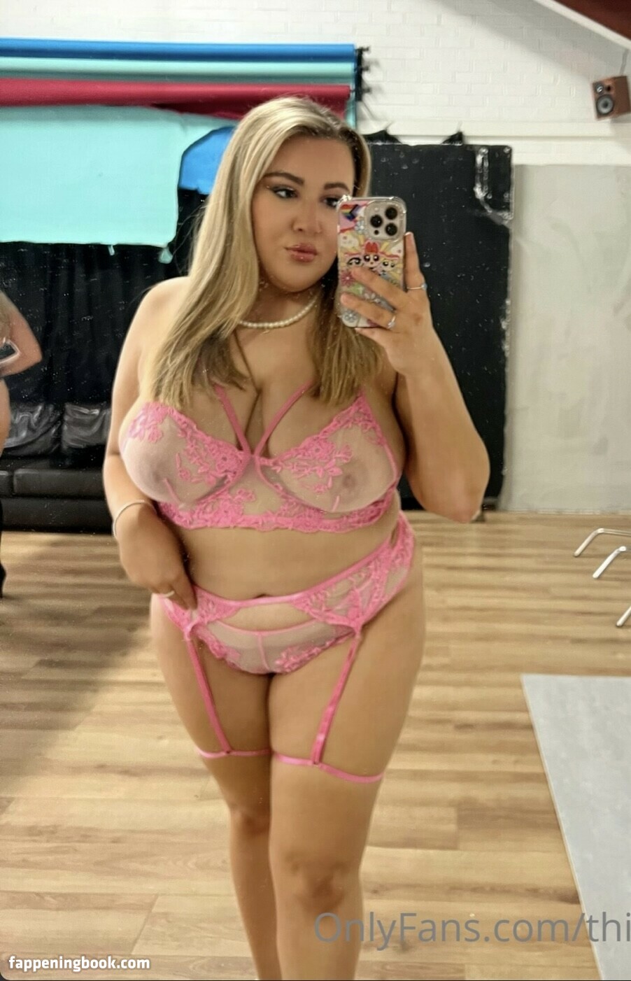 This_is_laura Nude OnlyFans Leaks