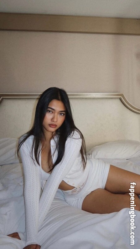 Thuzar Wint Lwin Nude