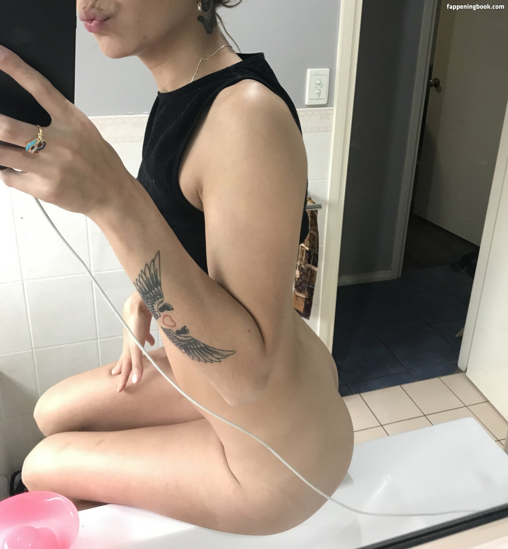 tiahlawalsh29 Nude OnlyFans Leaks