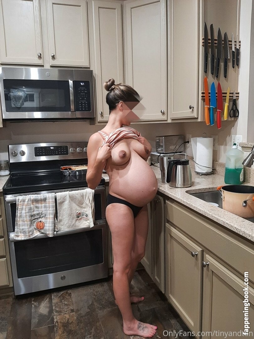 Tiny And Tan Nude OnlyFans Leaks