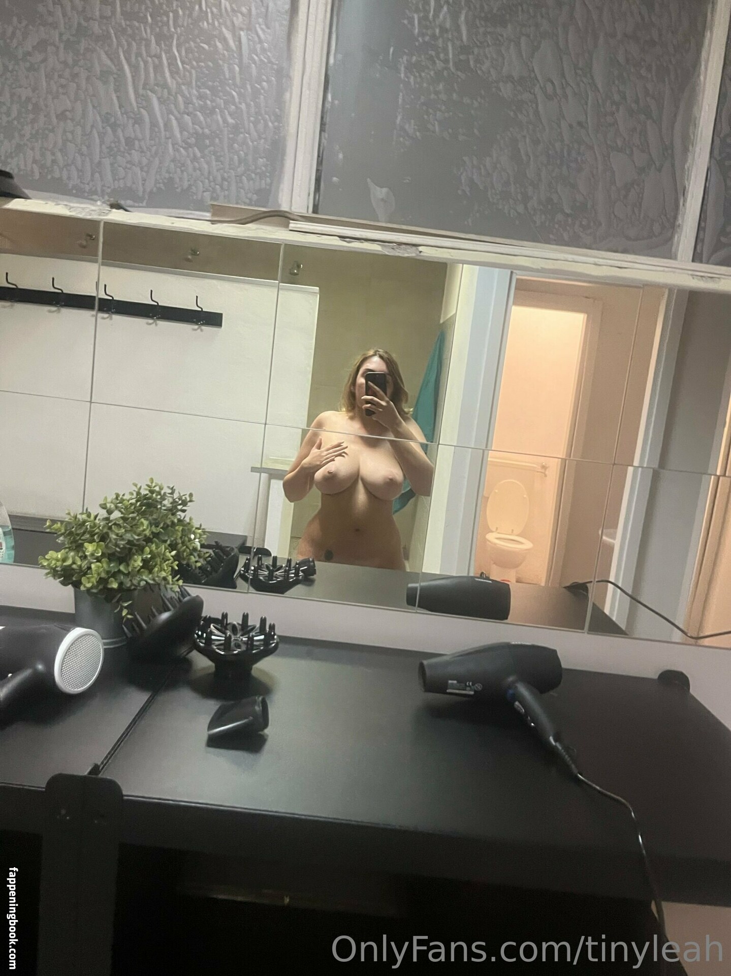 tinyleah Nude OnlyFans Leaks