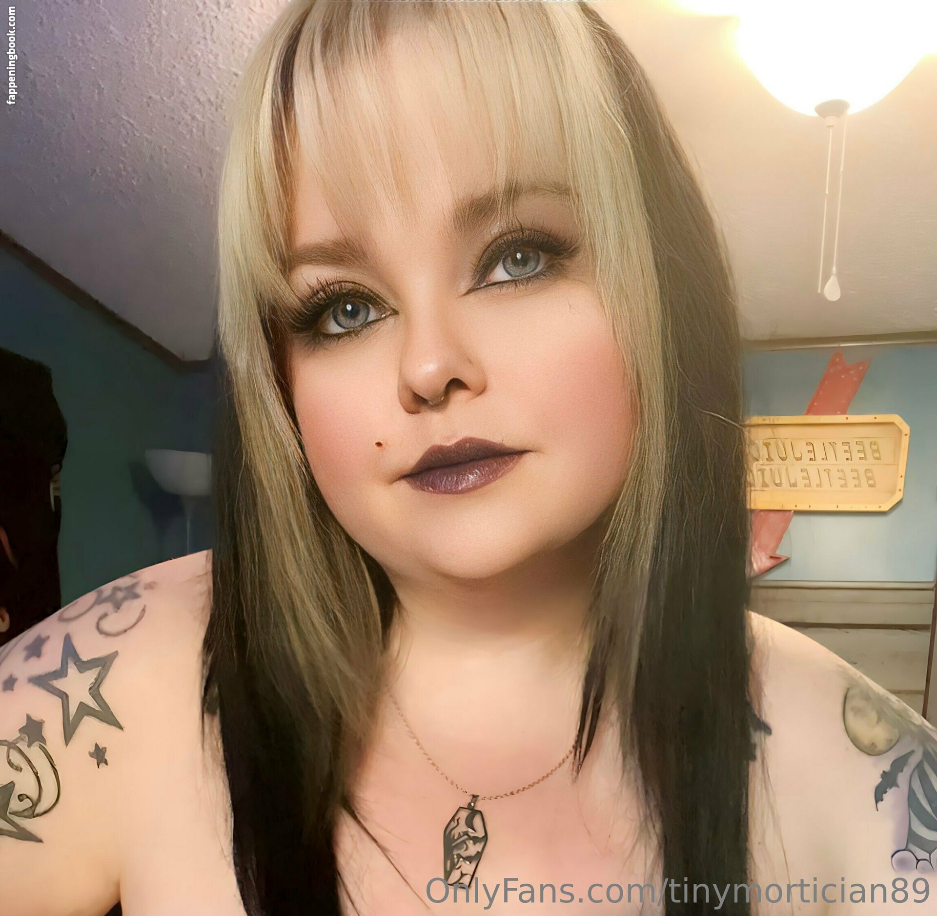 tinymortician89 Nude OnlyFans Leaks