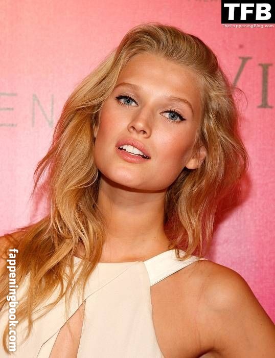 Toni Garrn Nude The Fappening Photo FappeningBook