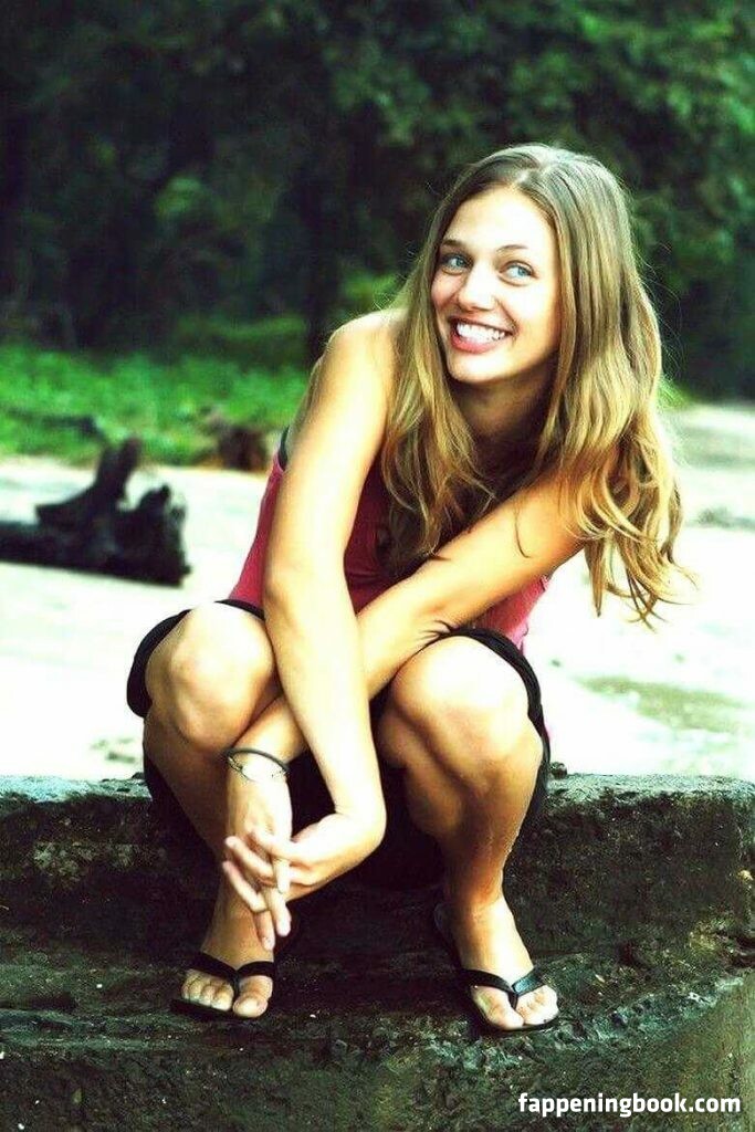 Tracy Spiridakos Fapello Latest Exclusive Leaked Photos