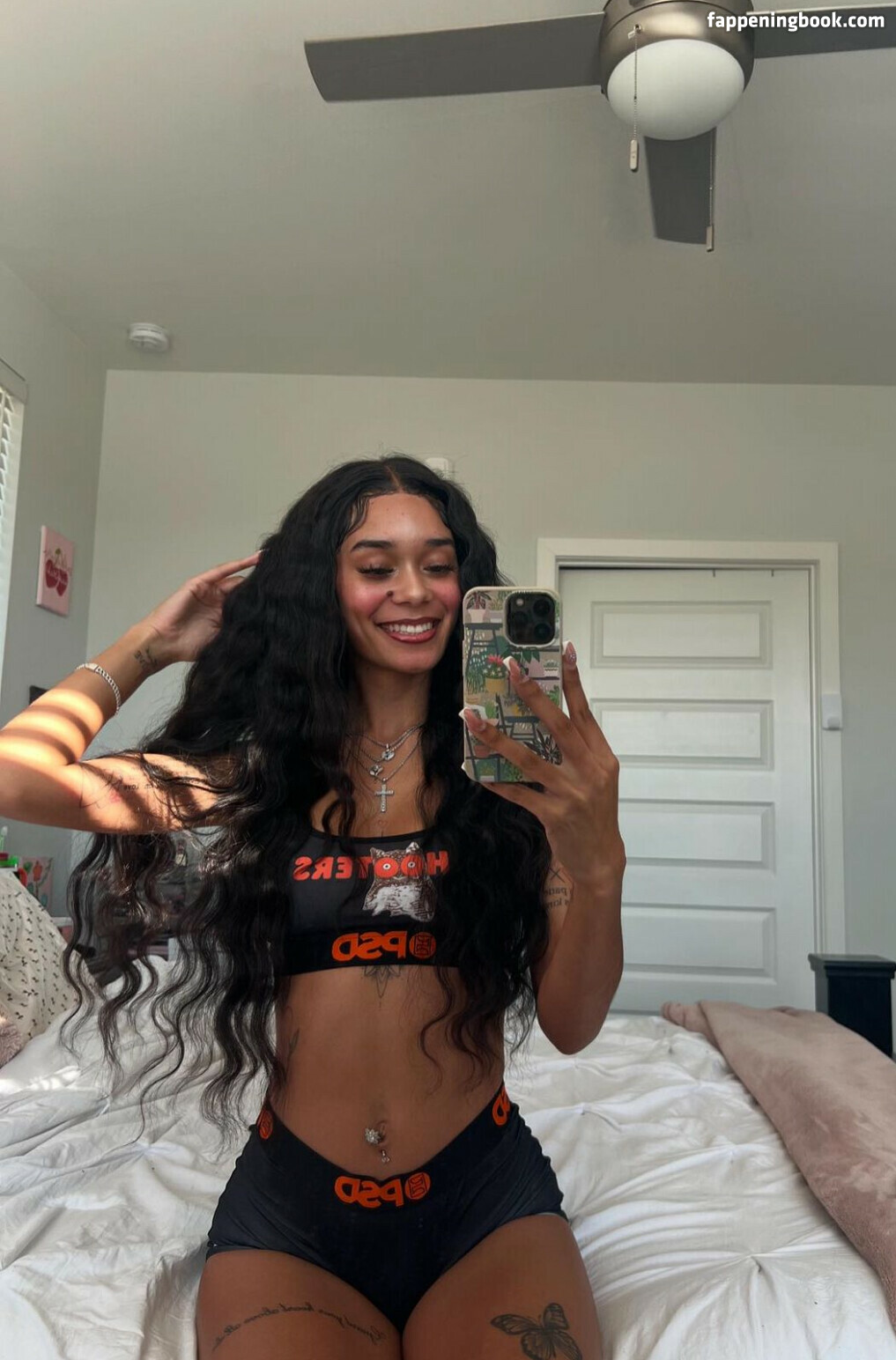 Tropicalkurls Nude OnlyFans Leaks