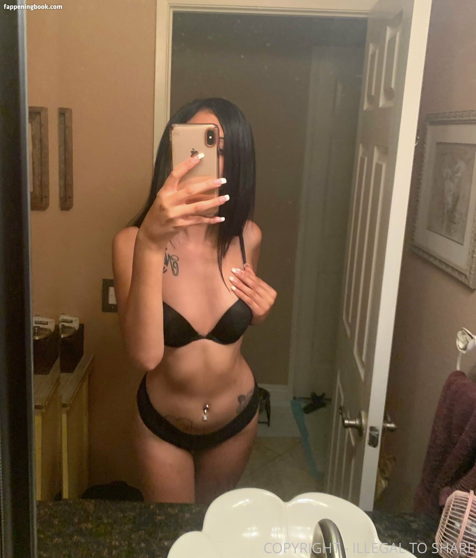 TS Arianna Nude OnlyFans Leaks