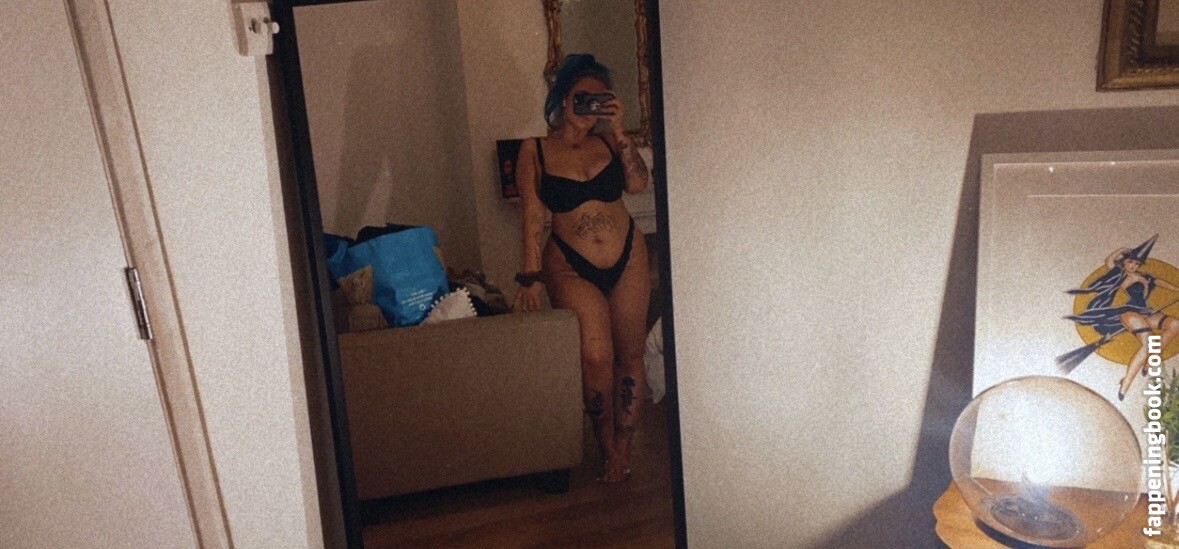 TurquoiseTrouble Nude