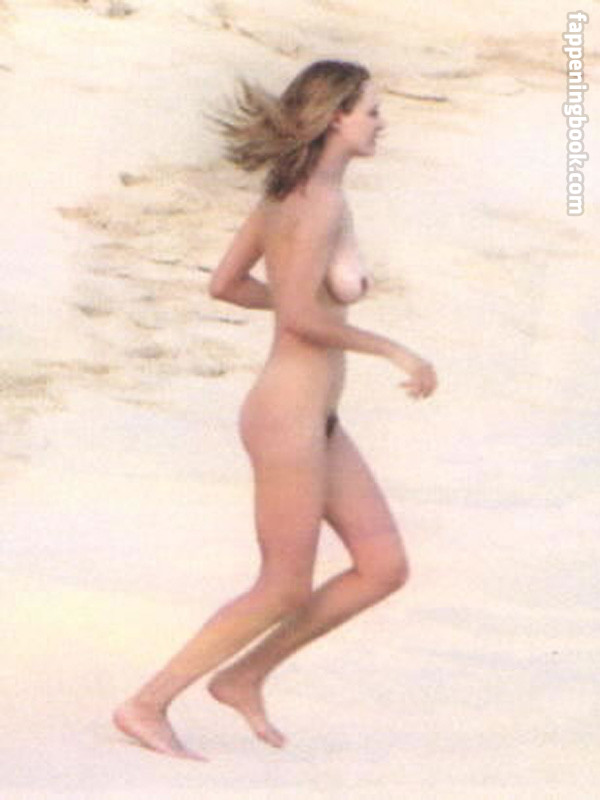 Uma Thurman Nude