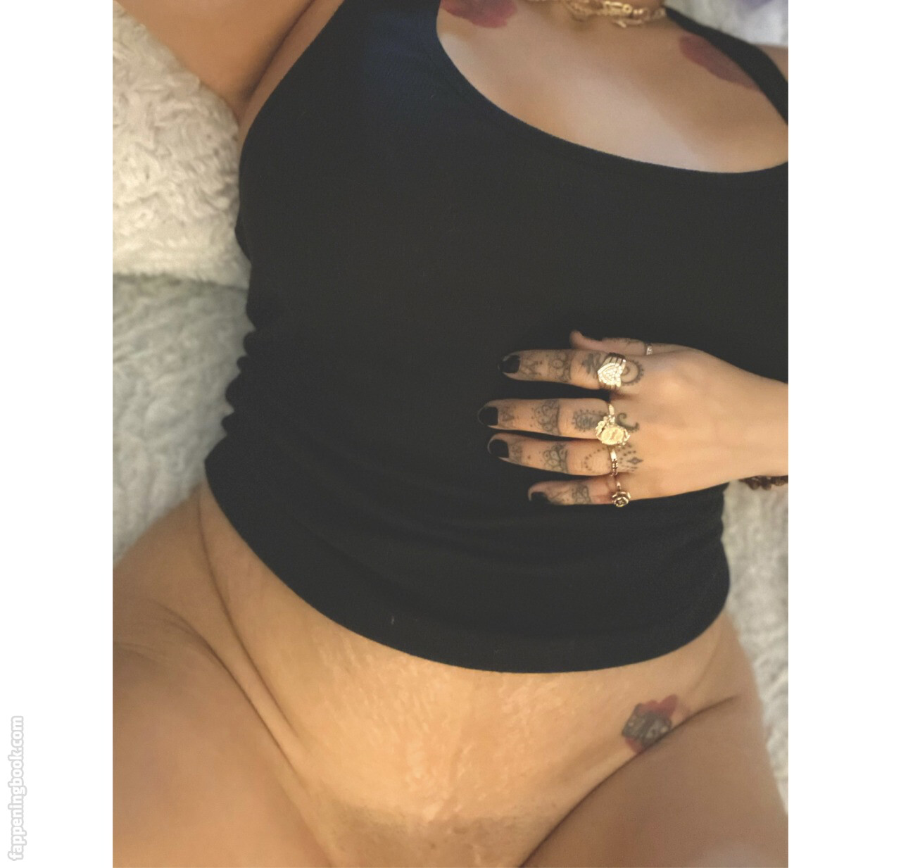 Urfavoritexwife Nude OnlyFans Leaks