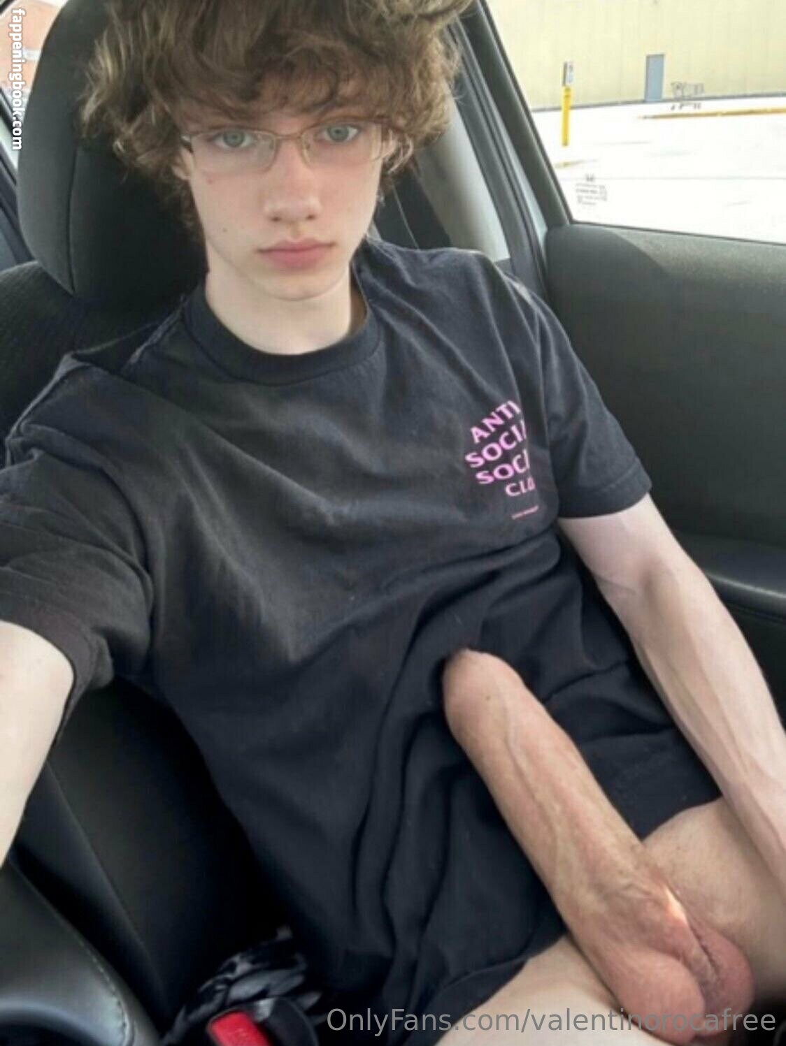 valentinorocafree Nude OnlyFans Leaks