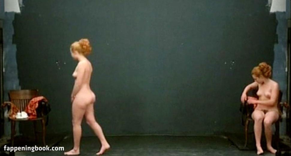 Valérie Mairesse Nude